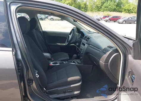 2011 Ford Fusion Hybrid z USA, uszkodzony, nr VIN 3FADP0L32BR132155